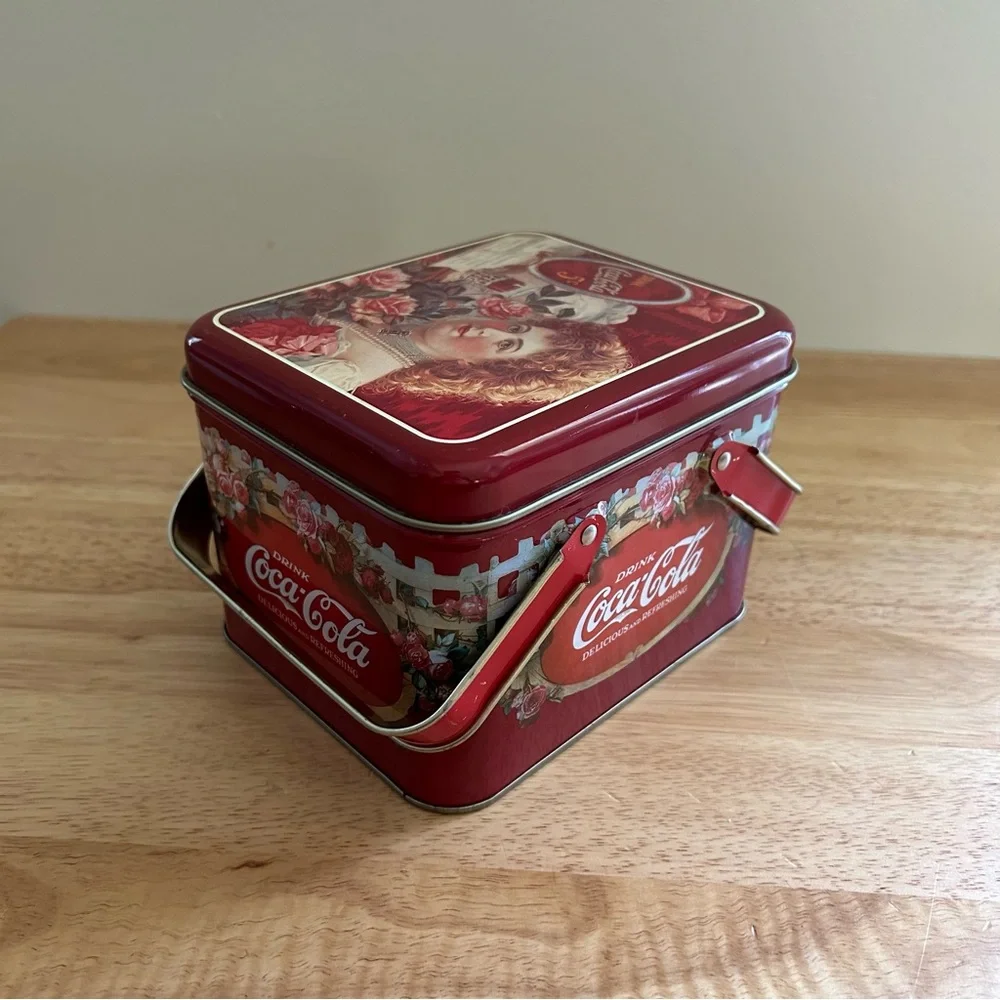Vintage Drink Coca Cola Tin Box‎ Handles Roses Red Delicious And Refreshing